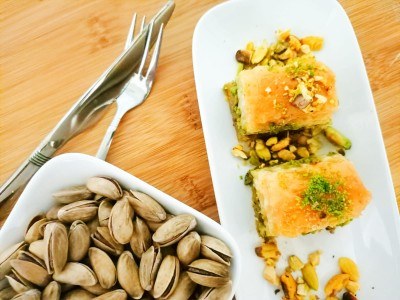 Baklava with Pistachio on Tray - 2700 Gr - 2